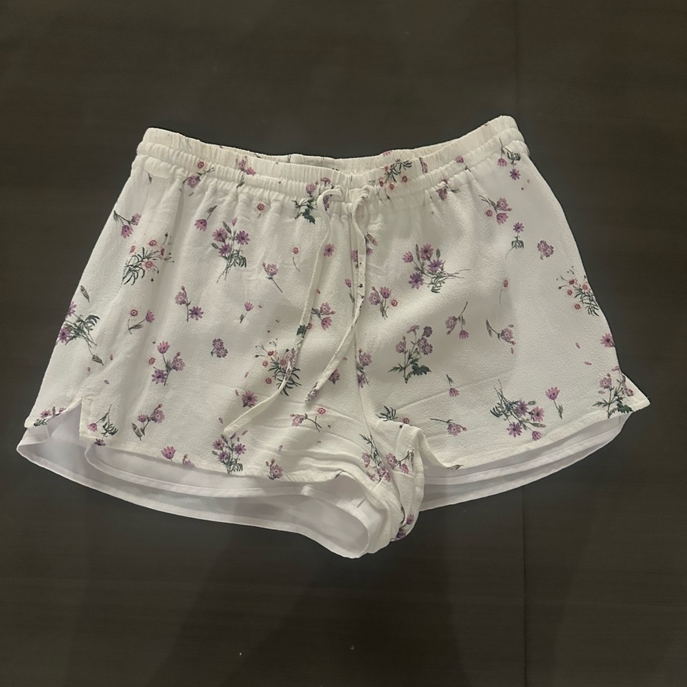 Sunday Best- Aritzia Malcolm Short size small